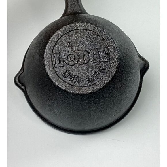 VTG Lodge Cast Iron MPR Small Double Spout 2 Cup Ladle Melting Dipper Pot USA CQ - Picture 5 of 6